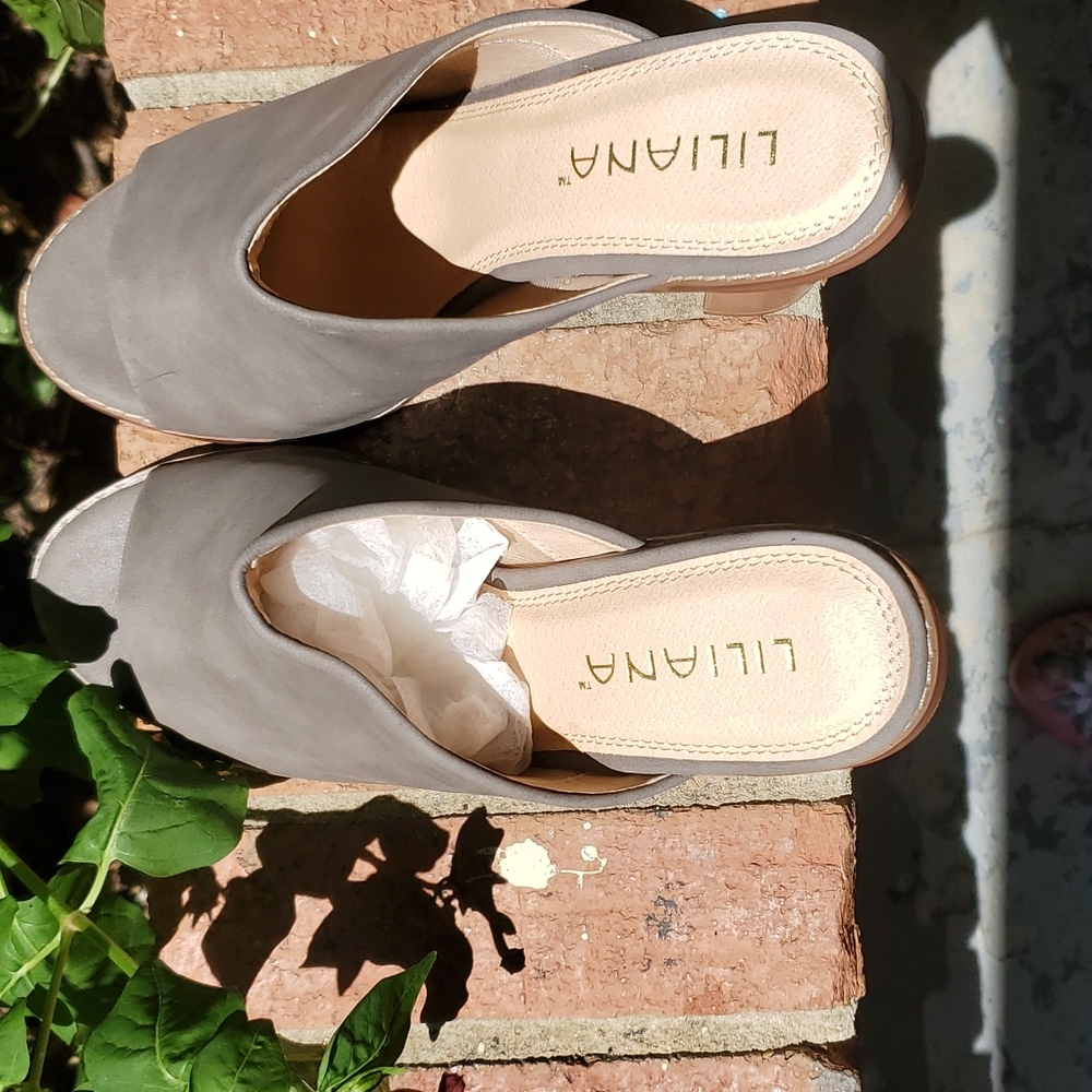 Wood heel mules - sz 9 - Picture 5 of 8